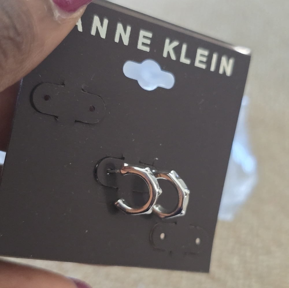Anne Klein Silver-Tone Textured Hoop Earrings Small New - Picture 5 of 8